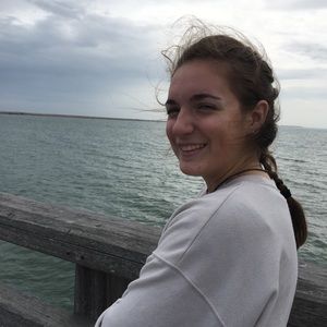 Meet your Posher, Ana